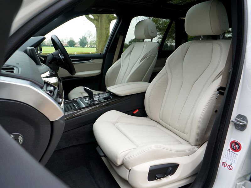 Салон BMW X5 G05 — після